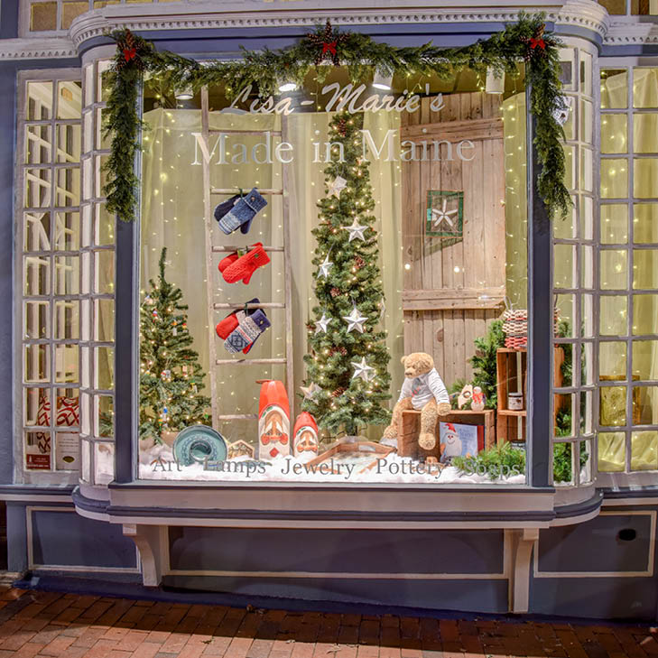 Holiday Window Display Contest Presented By Benchmark Real Estate Portland Downtown